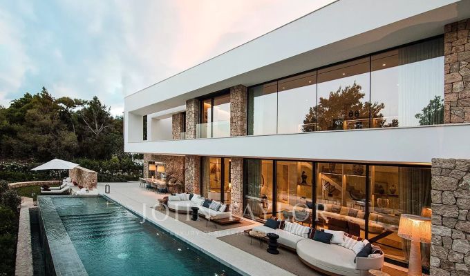 Nově ve výstavbě Dodání 12/23 Roca Llisa