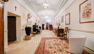 Prodej hrad Aiguines