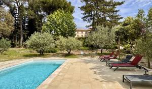 Prodej hrad Saint-Saturnin-lès-Apt