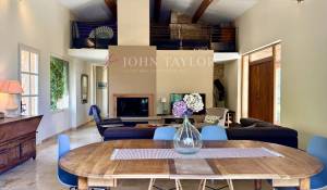 Prodej hrad Saint-Saturnin-lès-Apt