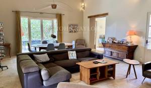 Prodej hrad Saint-Saturnin-lès-Apt