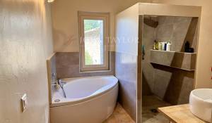 Prodej hrad Saint-Saturnin-lès-Apt