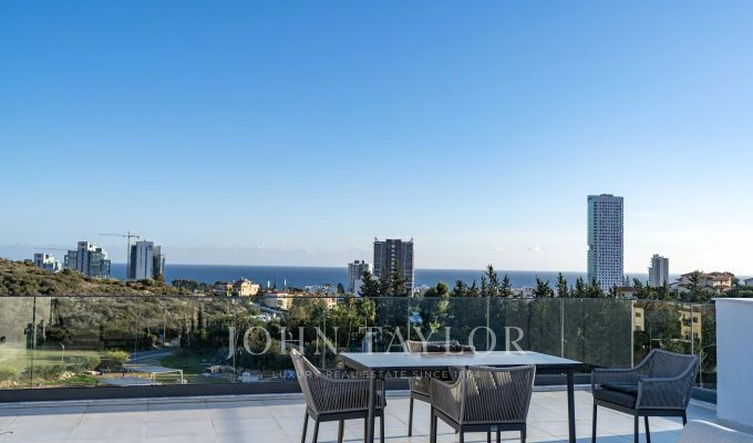 Prodej Penthouse Mouttagiaka