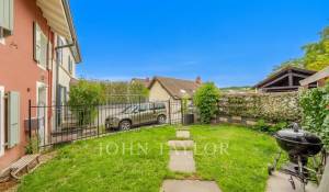 Prodej Vesnický dům Essertines-sur-Rolle