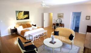 Prodej Vlastnictví La Garde-Adhémar