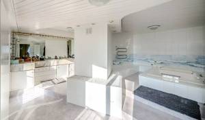 Prodej Vlastnictví Yens