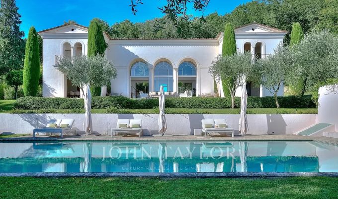 Pronájem Dům Valbonne