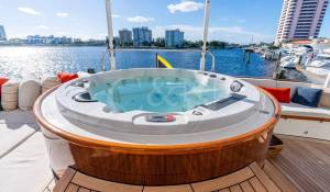 Pronajem Motorová jachta 