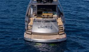 Pronajem Motorová jachta 