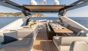 Pronajem Motorová jachta 