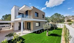 Pronájem Vila Agios Tychonas