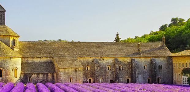 Luxusní realitní kancelár GORDES