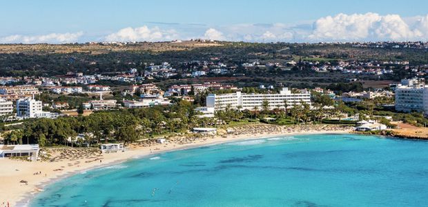 Luxusní realitní kancelár CYPRUS