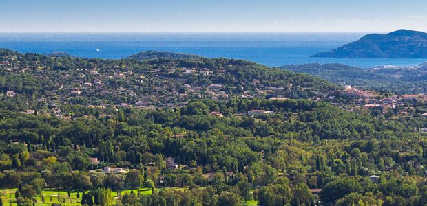 Luxusní realitní kancelár VALBONNE